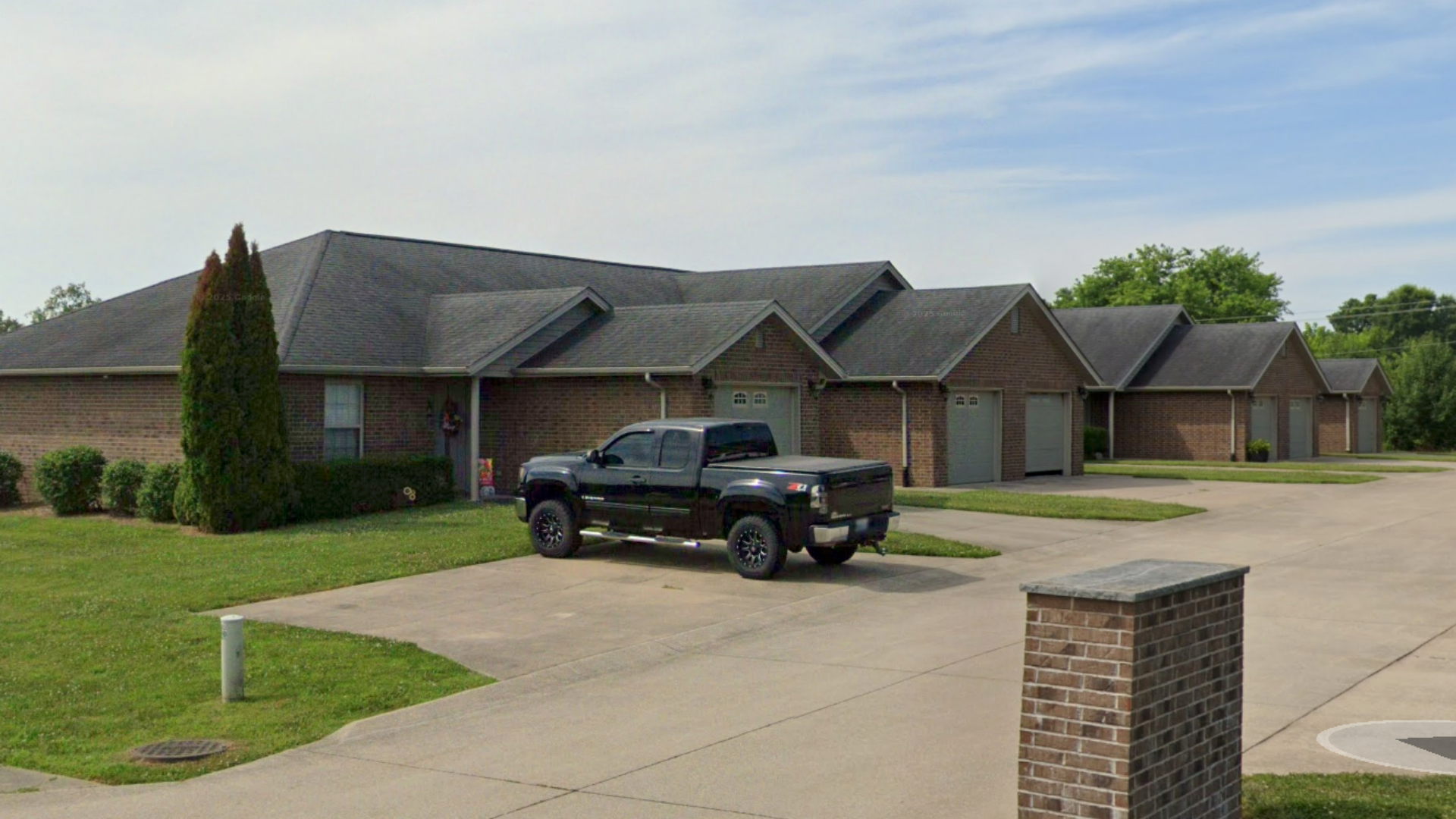 247 W Deerwood Dr Jackson MO rentals